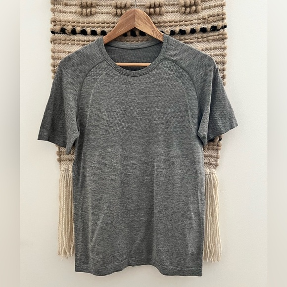 Lululemon Men’s Gray Men's Gym Workout T-Shirt - Picture 1 of 8